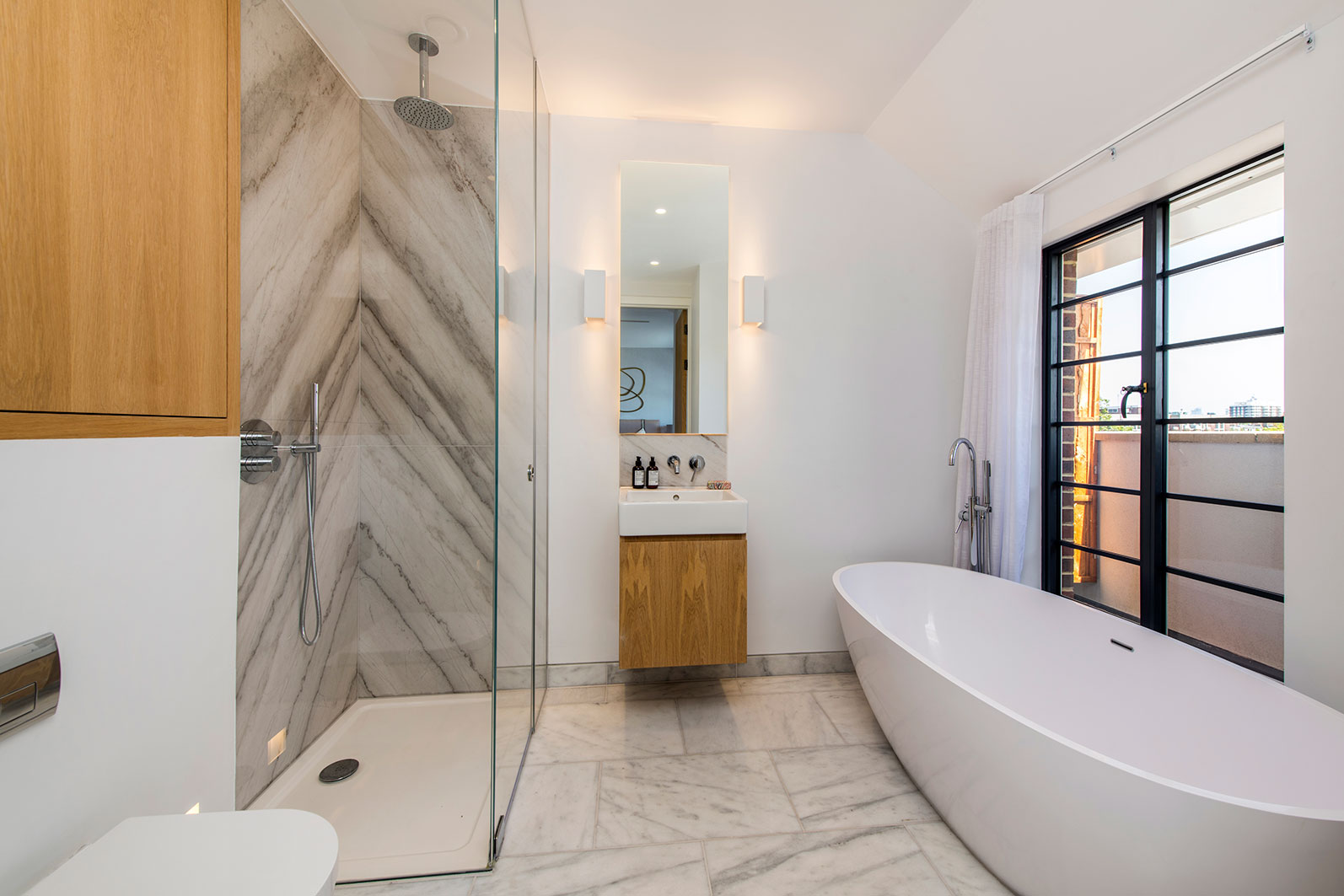 Hamilton court bathroom